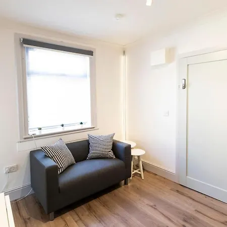 Spacious 1 Bedroom In Stylish Rathmines *